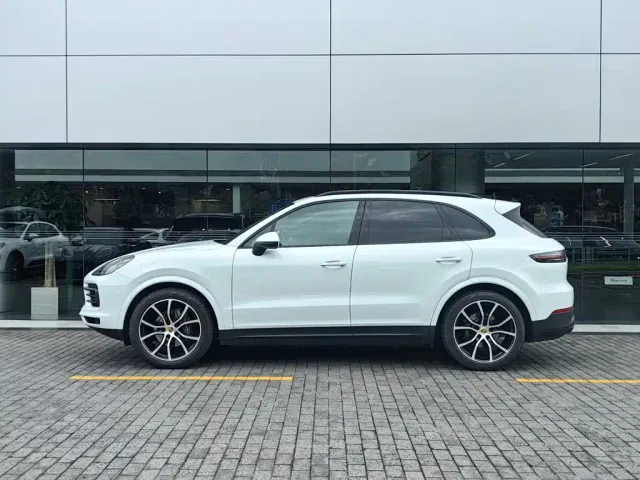 Porsche Cayenne — Фото автомобиля 2