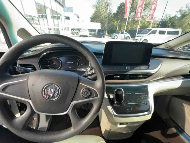 Buick GL8 — Фото автомобиля 10