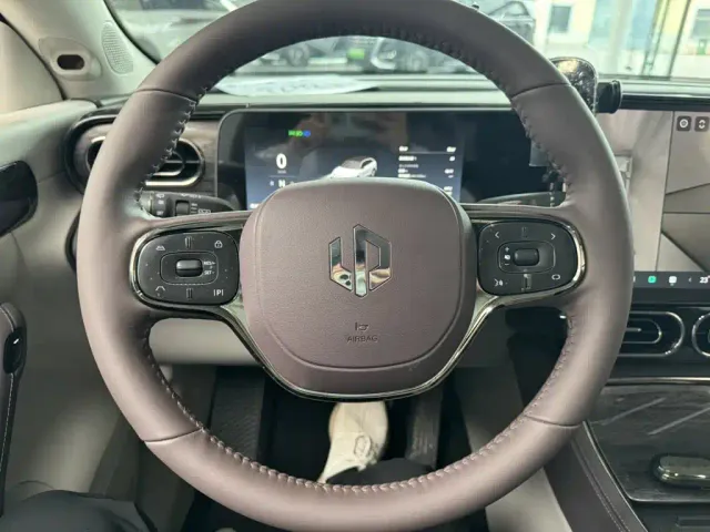 Leapmotor C11 — Фото автомобиля 12