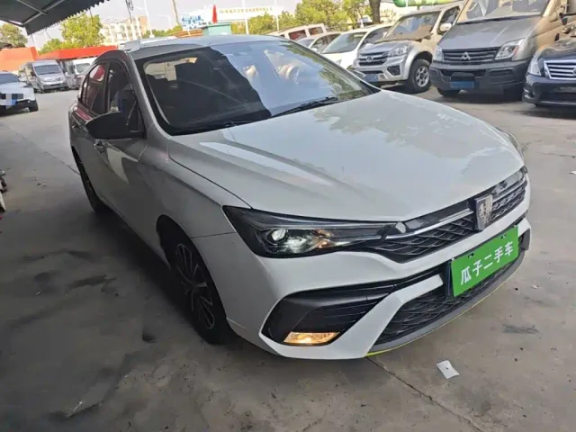 Roewe i5 — Фото автомобиля 3