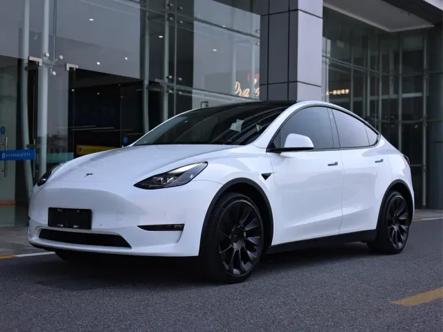 Фотография автомобиля — Tesla Model Y