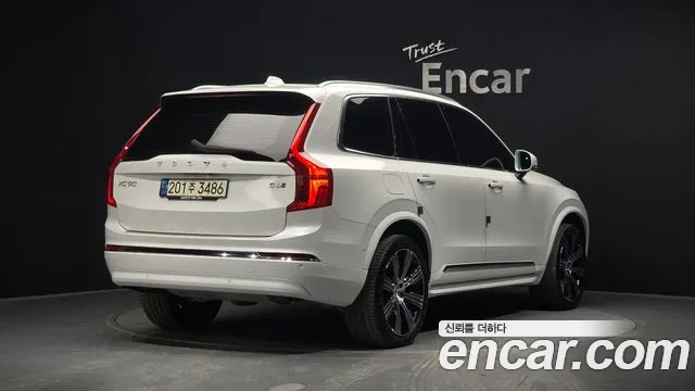 Volvo XC90 — Фото автомобиля 2