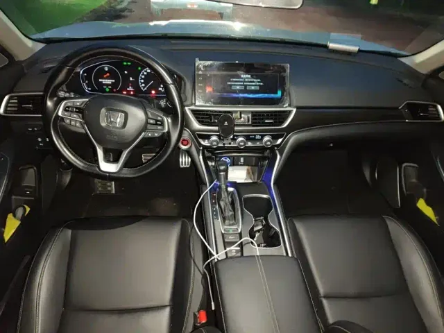 Honda Accord — Фото автомобиля 12