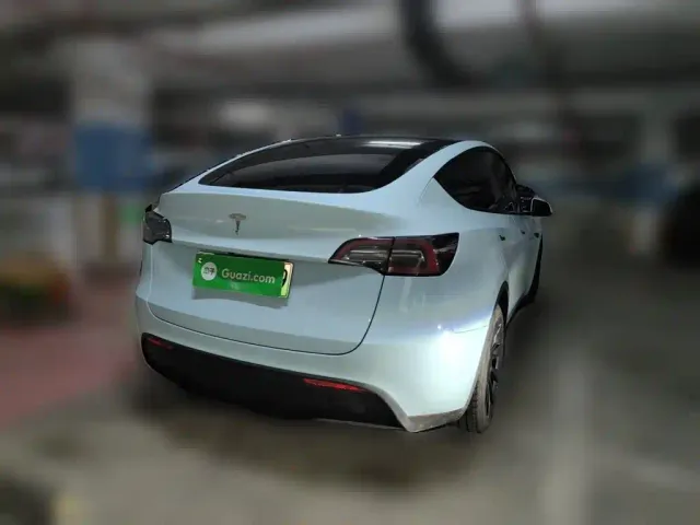 Tesla Model Y — Фото автомобиля 4