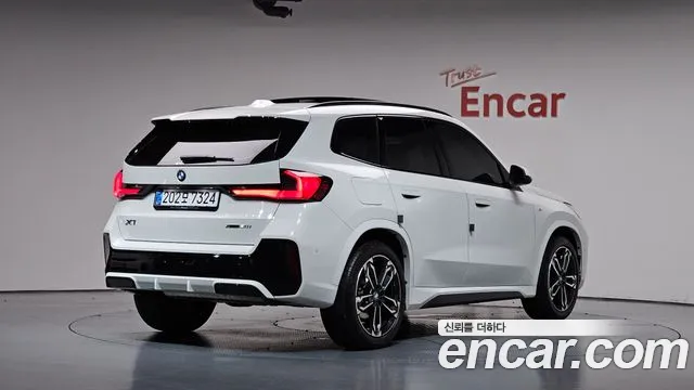 Фотография автомобиля — BMW X1 U11