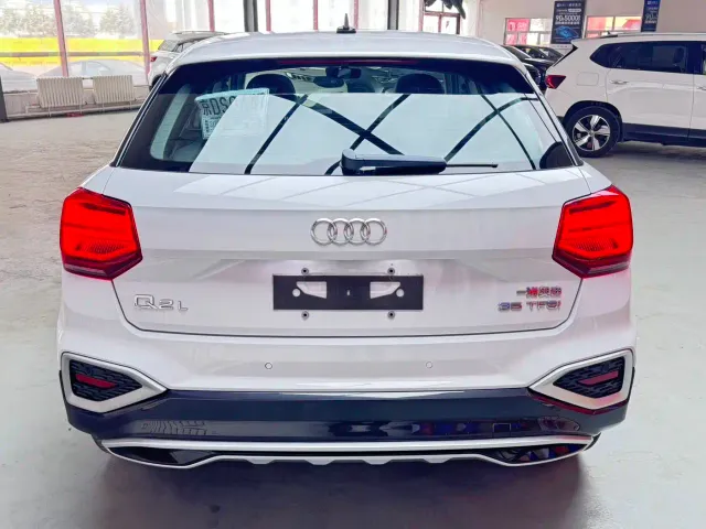 Audi Q2L — Фото автомобиля 5
