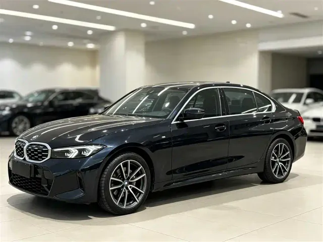 Фотография автомобиля — BMW 3 Series