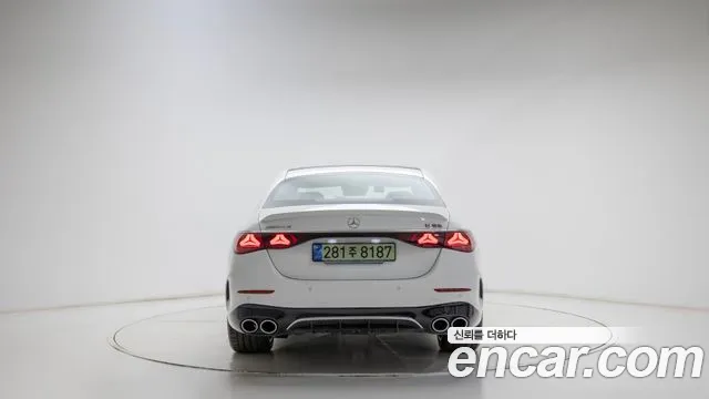 Mercedes-Benz E-Class — Фото автомобиля 4