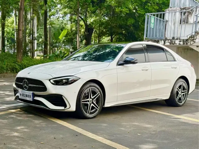 Фотография автомобиля — Mercedes-Benz C-Class