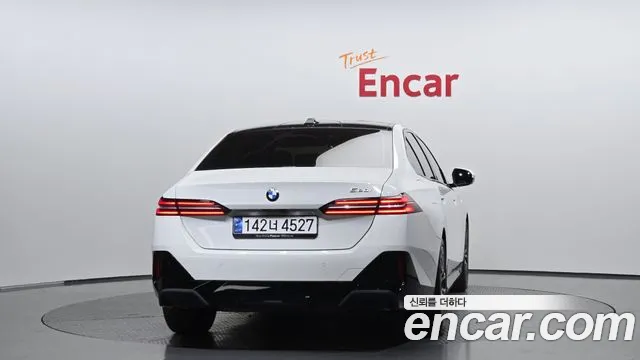 BMW 5 Series G60 — Фото автомобиля 4