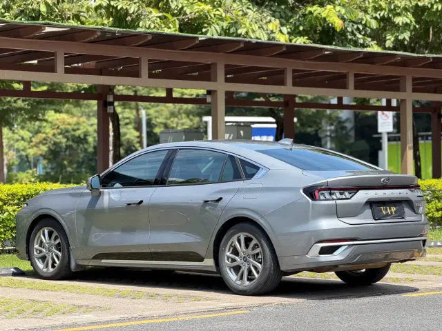Ford Mondeo — Фото автомобиля 8