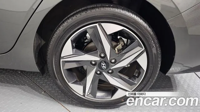 Hyundai Avante CN7 — Фото автомобиля 6
