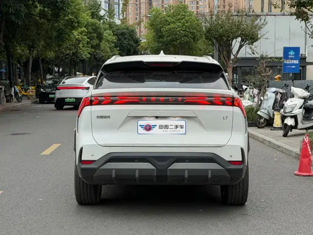 Geely Galaxy L7 — Фото автомобиля 5
