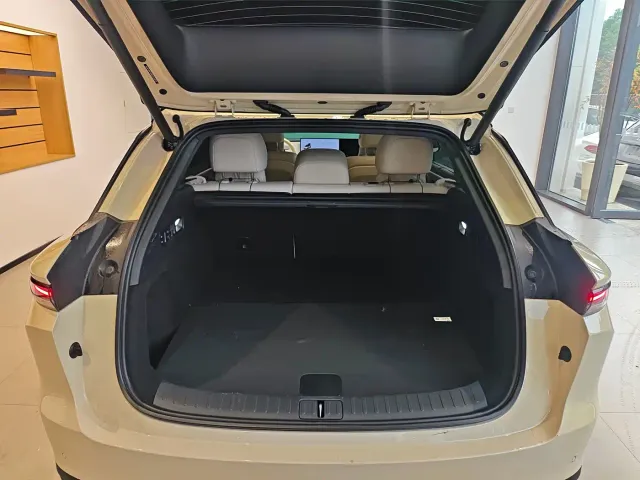 Li Auto i6 — Фото автомобиля 6