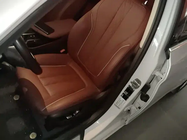 BMW 5 Series — Фото автомобиля 14