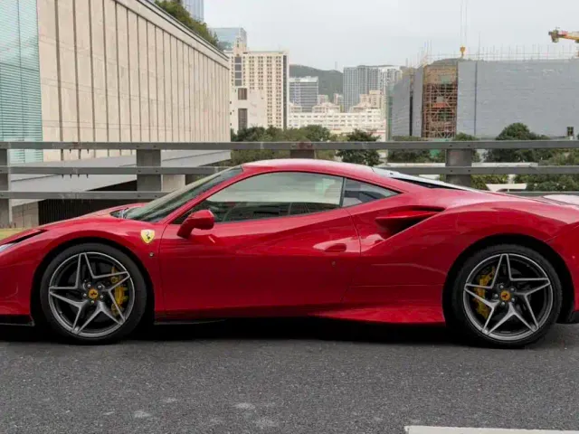 Ferrari F8 — Фото автомобиля 3
