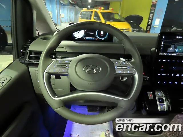 Hyundai Staria Staria 4WD Lounge 9 мест — Фото автомобиля 9