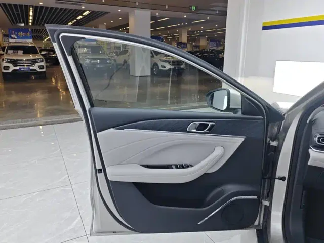 Geely Galaxy Stellar 6 — Фото автомобиля 7