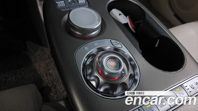 Genesis GV60 — Фото автомобиля 12