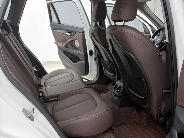 BMW X1 — Фото автомобиля 12