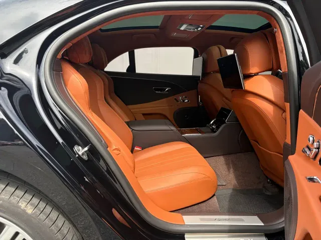 Bentley Flying Spur — Фото автомобиля 23