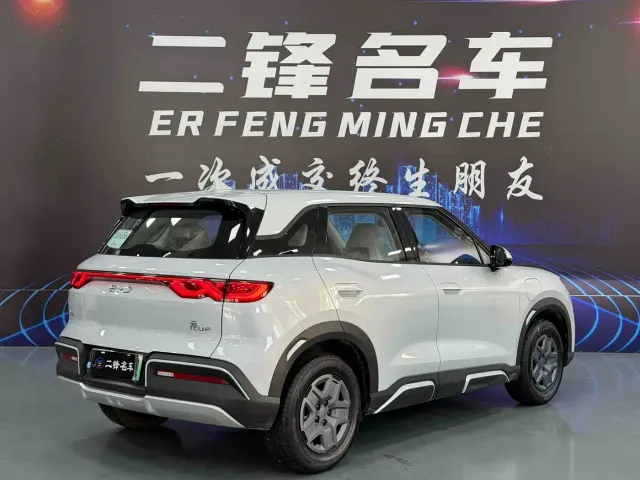 BYD Yuan UP — Фото автомобиля 3