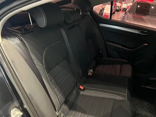 Skoda Superb — Фото автомобиля 10
