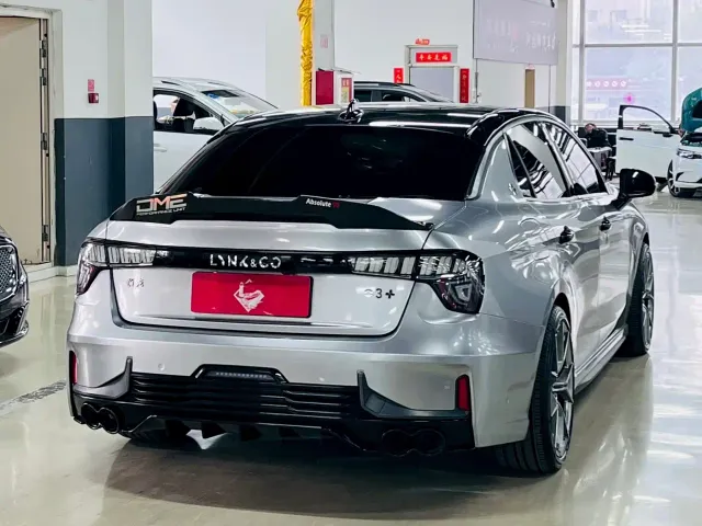 Lynk & Co 03 — Фото автомобиля 9
