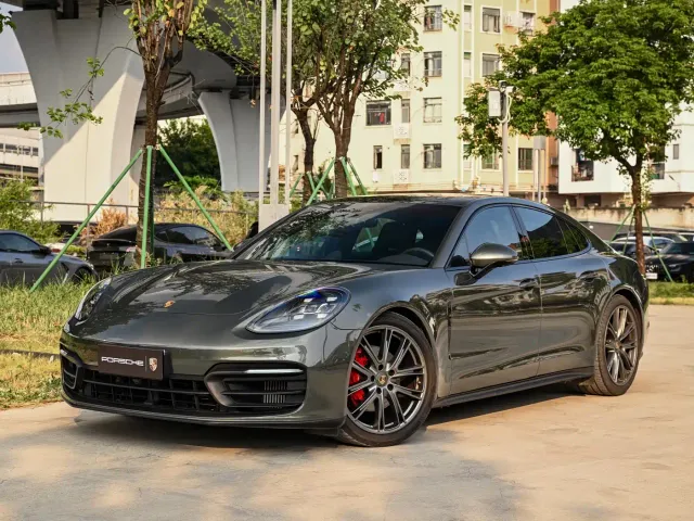 Фотография автомобиля — Porsche Panamera