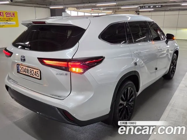Toyota Highlander — Фото автомобиля 6