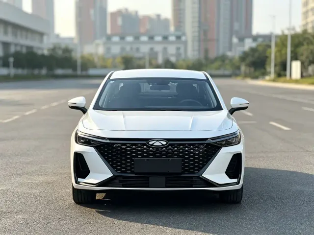 Chery Fulwin A8 — Фото автомобиля 2