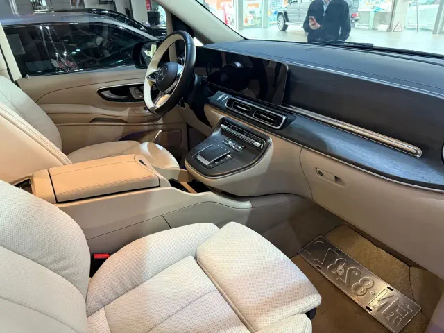 Mercedes-Benz V-Class — Фото автомобиля 9