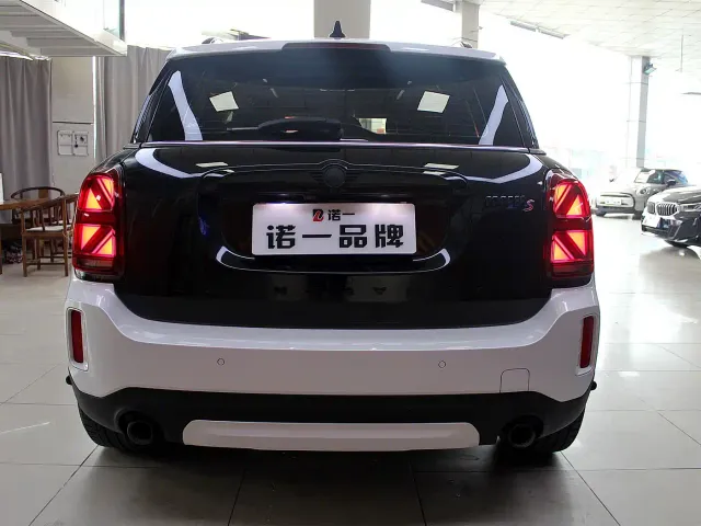MINI MINI COUNTRYMAN 2023 2.0T COOPER S ALL4 Blank Space Special Edition — Фото автомобиля 4
