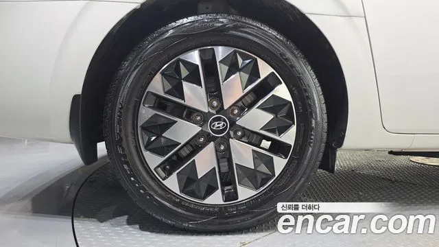 Hyundai Staria Staria 4WD Lounge 9 мест — Фото автомобиля 5