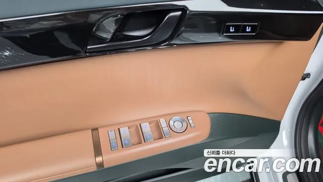 Hyundai Grandeur Grandeur (GN7) 2.5 Бензин 2WD — Фото автомобиля 28