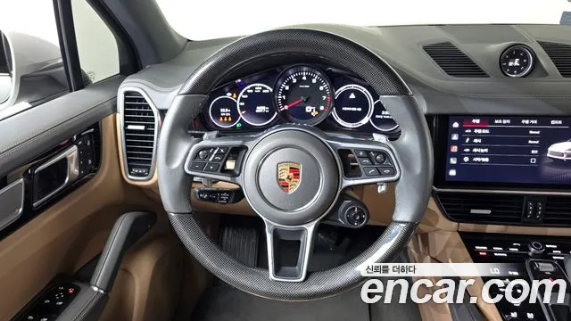 Porsche Cayenne — Фото автомобиля 4