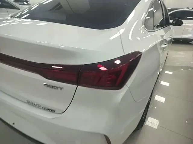 Changan Eado — Фото автомобиля 7
