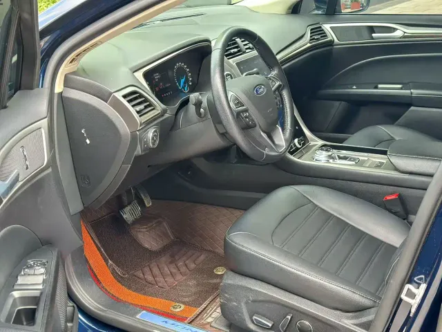 Ford Mondeo — Фото автомобиля 3