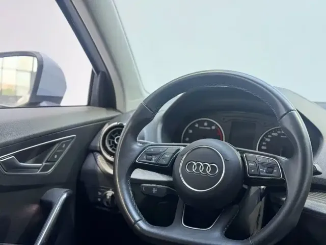Audi Q2L — Фото автомобиля 9