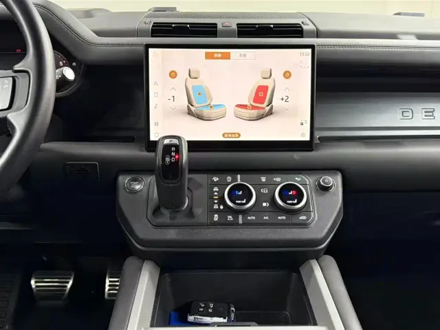Land Rover Defender — Фото автомобиля 13