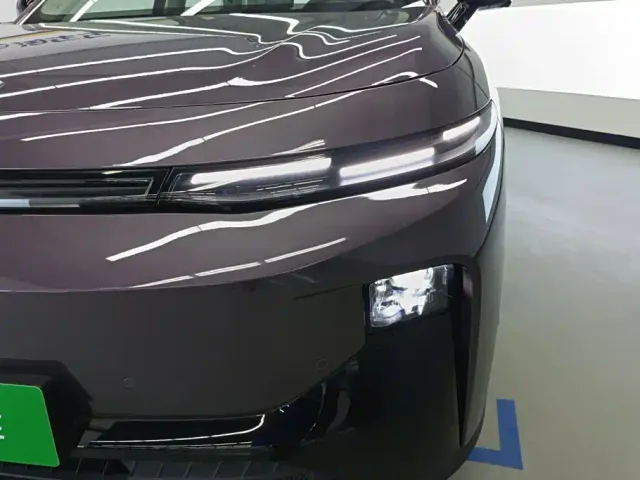 Leapmotor B10 — Фото автомобиля 5