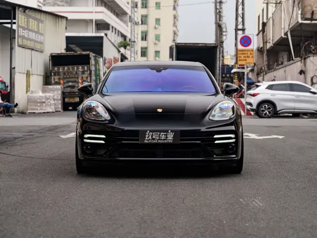 Porsche Panamera — Фото автомобиля 2