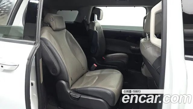 Kia Carnival 4th Gen — Фото автомобиля 11