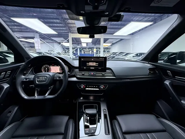 Audi Q5L — Фото автомобиля 9