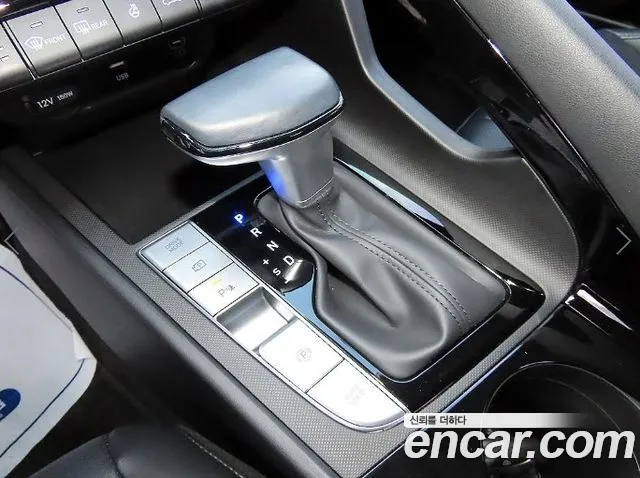 Hyundai Avante CN7 — Фото автомобиля 10