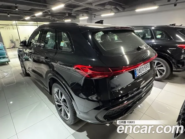 Audi Q5 40 TDI quattro S Line Black Edition — Фото автомобиля 3