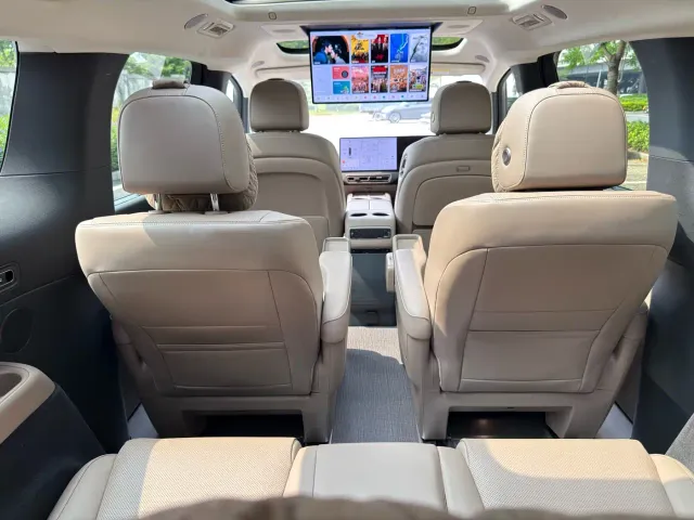 Li Auto MEGA — Фото автомобиля 15