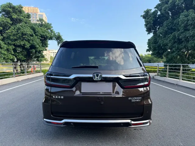Honda Elysion — Фото автомобиля 6