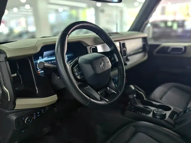 Ford Bronco — Фото автомобиля 11