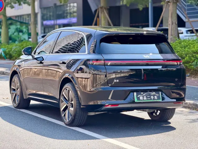 Li Auto L7 — Фото автомобиля 7